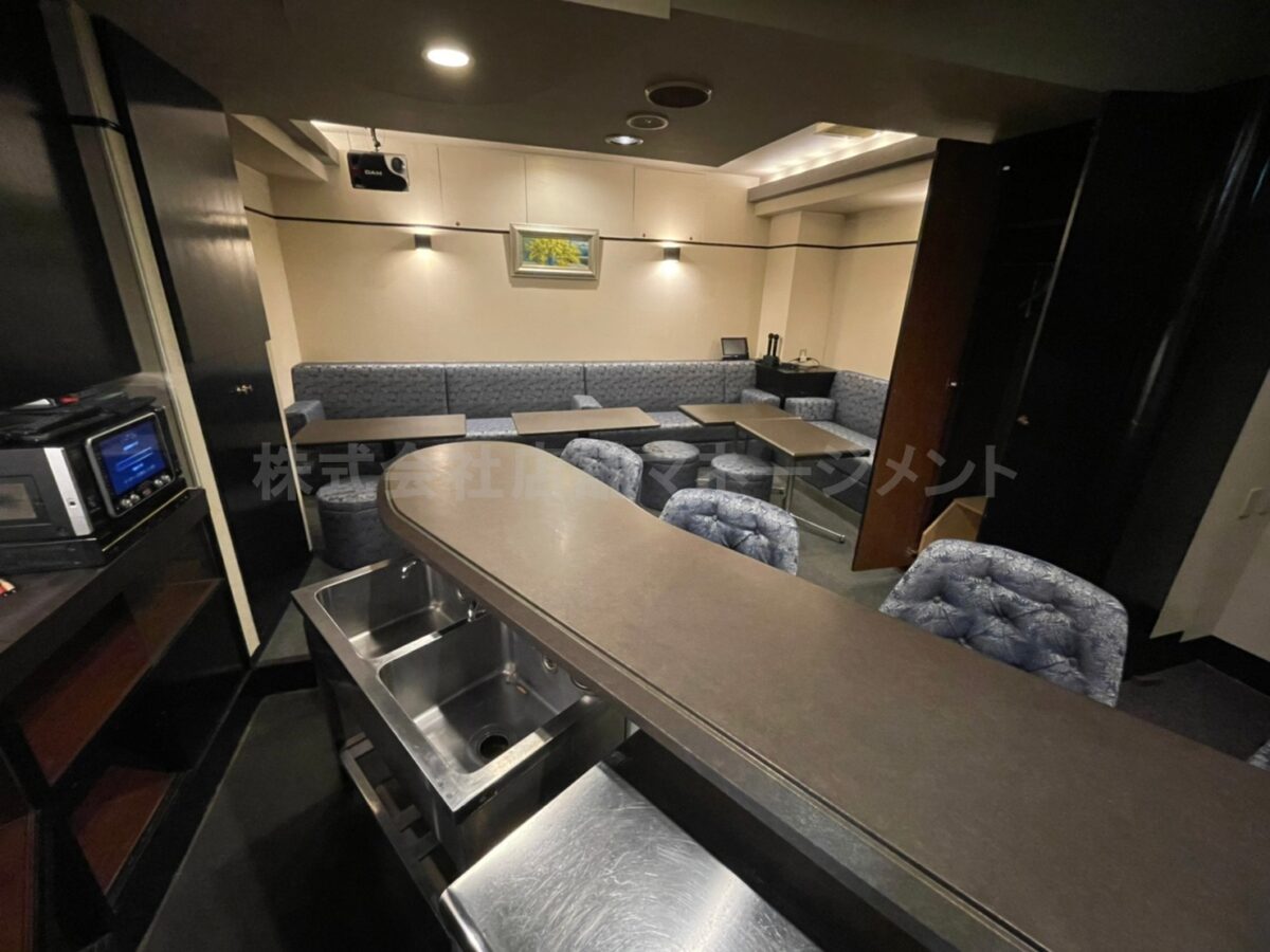 クリスタルビル